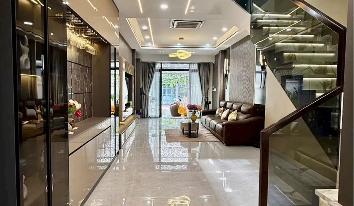 🏡 ( QUẬN 7 ) NHÀ MỚI CAO CẤP – GẦN PHÚ MỸ HƯNG
👉GIÁ 14,5 TỶ

📐 4,1m × 29m... Bán nhà riêng tại Phú Thuận, Hồ Chí Minh 01