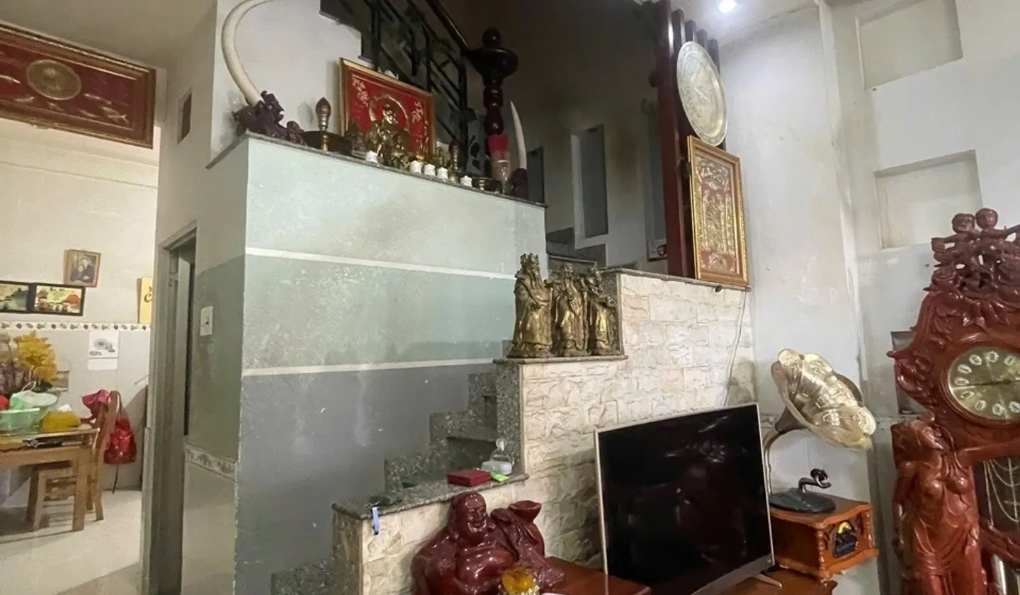 Nhà 2 tầng 2 phòng ngủ diện tích 40m2 ở quận trung tâm... Bán nhà riêng tại Bình Đông, Hồ Chí Minh 01