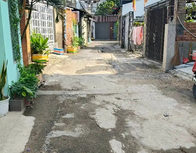 Bán nhà riêng 3 tầng tại phường Trung Mỹ Tây Quận 12, giá 5,5 tỷ, gần đường 4m, nhà xây chắc chắn... Bán nhà riêng tại Trung Mỹ Tây, Hồ Chí Minh 01