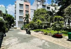 🍀Ngay đường Chợ Lớn • Quận 6 • 2 mặt tiền • 4x17m • 2 tầng • Đối diện công viên.... Bán nhà riêng tại Bình Phú, Hồ Chí Minh 01