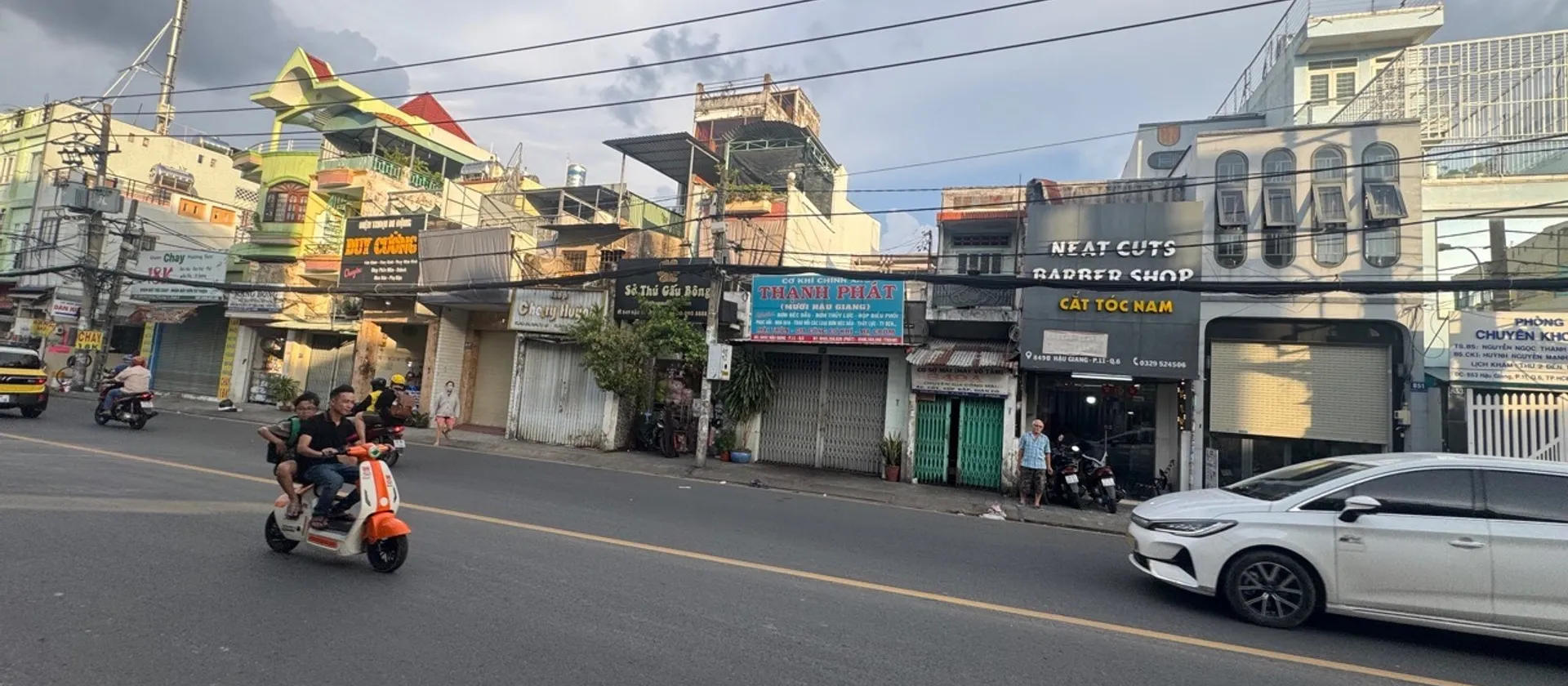 Nhà mặt phố Hậu Giang rộng rãi, vị trí vàng sẵn sàng xây mới... Bán nhà mặt phố tại Bình Phú, Hồ Chí Minh 01