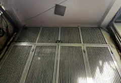 Nhà phânlô 3 tầng cũ xây chắc , ngõ rộng tại trung tâm LongBiên, giá 4.7tỷ còn thương lượng tốt 🍀... Bán nhà riêng tại Long Biên, Hà Nội 02