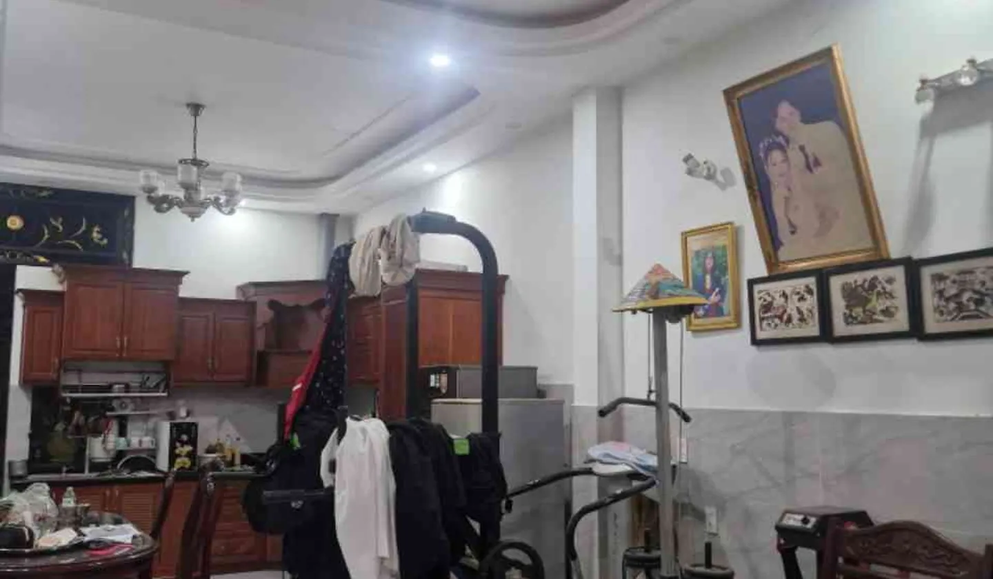 Nhà mặt phố 4 tầng 99.6m², 5PN 6WC, gần sân bay, Phạm Văn Bạch... Bán nhà mặt phố tại Tân Sơn, Hồ Chí Minh 01