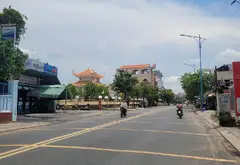 Nhà mặt tiền Lê Lợi rộng rãi, kinh doanh sầm uất, ngay chợ Hóc Môn... Bán nhà mặt phố tại Hóc Môn, Hồ Chí Minh 03