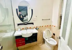 Với 25.6 tỷ để sở hữu nhà HOÀNG ĐẠO THÀNH 80m mặt tiền rộng PHÂN LÔ Ô TÔ - Ô CHỜ THANG MÁY -SỔ ĐỎ.... Bán nhà riêng tại Khương Đình, Hà Nội 06