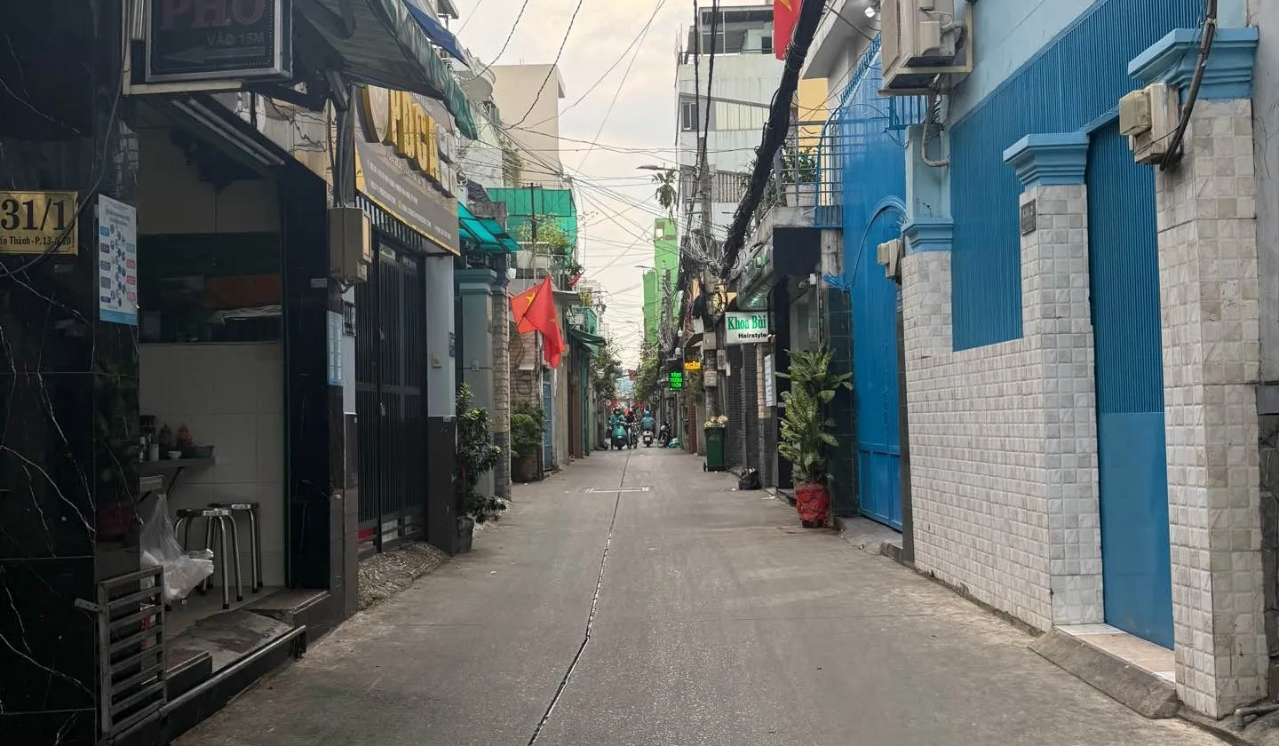 Căn nhà 3 tầng kiên cố, vị trí đỉnh, giá tốt ở Tô Hiến Thành... Bán nhà riêng tại Hòa Hưng, Hồ Chí Minh 01
