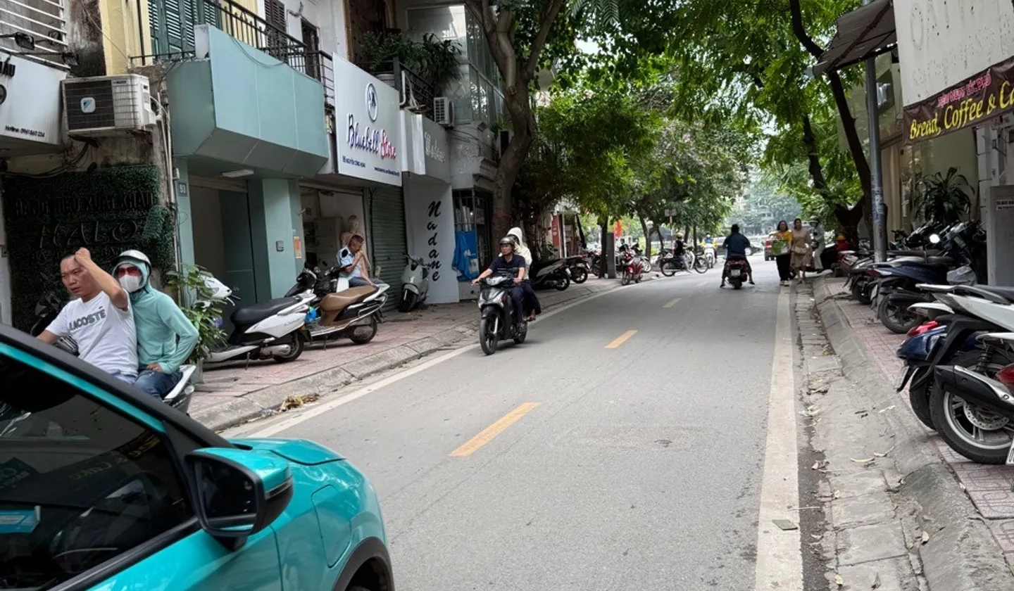 Siêu phẩm nhà mặt phố góc 3 mặt thoáng tại quận Ba Đình... Bán nhà mặt phố tại Giảng Võ, Hà Nội 01