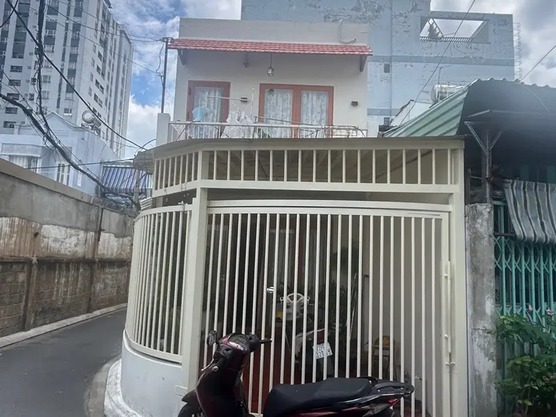 Nhà lô góc 2 mặt tiền sáng thoáng tại Âu Cơ, Tân Phú... Bán nhà riêng tại Tân Phú, Hồ Chí Minh 01