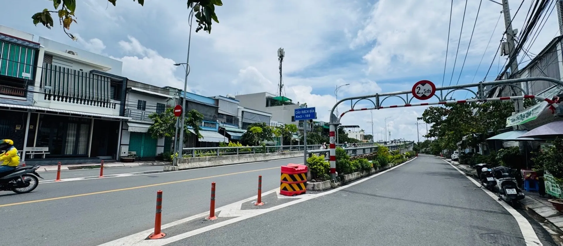 🔥( QUẬN 7 ) MT LÊ VĂN LƯƠNG – TÂN HƯNG,

📐 DT: 4,8m × 12,2m
🏠 2 tầng đúc BTCT... Bán nhà mặt phố tại Tân Hưng, Hồ Chí Minh 01