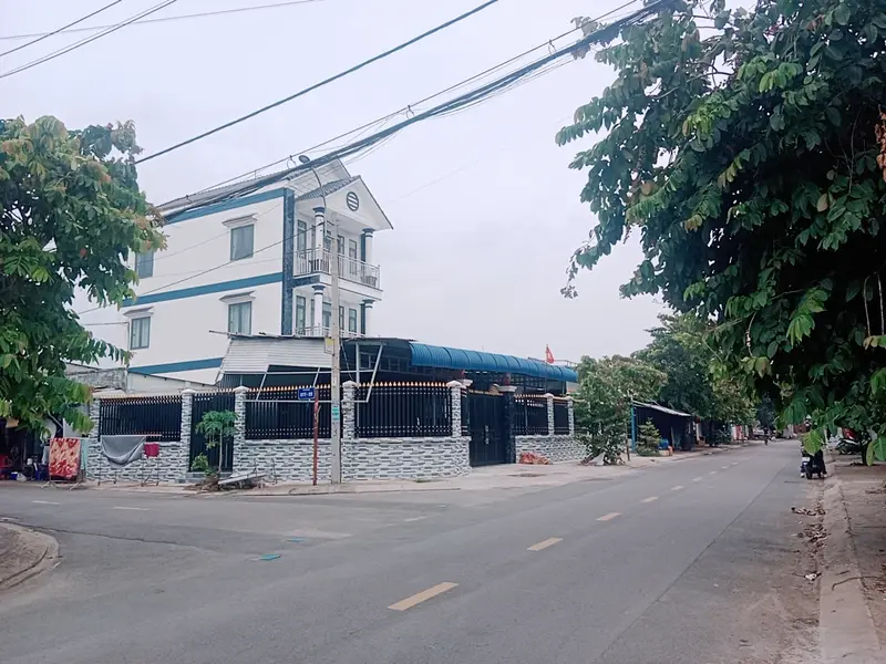 Nhà 2 Tầng Hẻm Xe Hơi Gần Chợ Xuân Thới Thượng, Tiện Nghi Đầy Đủ... Bán nhà riêng tại Bà Điểm, Hồ Chí Minh 01