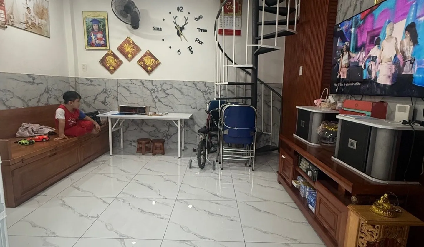 Bán nhà 2 tầng 2PN Phường An Hội Tây, TP.HCM giá 2.2 tỷ... Bán nhà riêng tại An Hội Tây, Hồ Chí Minh 01