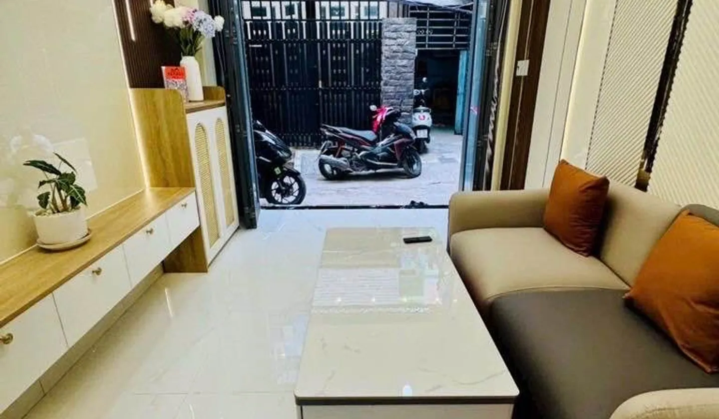 Nhà 4 Tầng Hẻm CMT8 Quận 3 - Full Nội Thất, Ở Ngay... Bán nhà riêng tại Nhiêu Lộc, Hồ Chí Minh 01