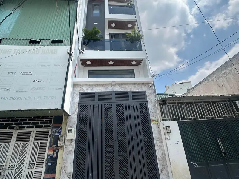 Nhà riêng cao cấp tại Lâm Thị Hố với thang máy và nội thất sang trọng... Bán nhà riêng tại Trung Mỹ Tây, Hồ Chí Minh 01
