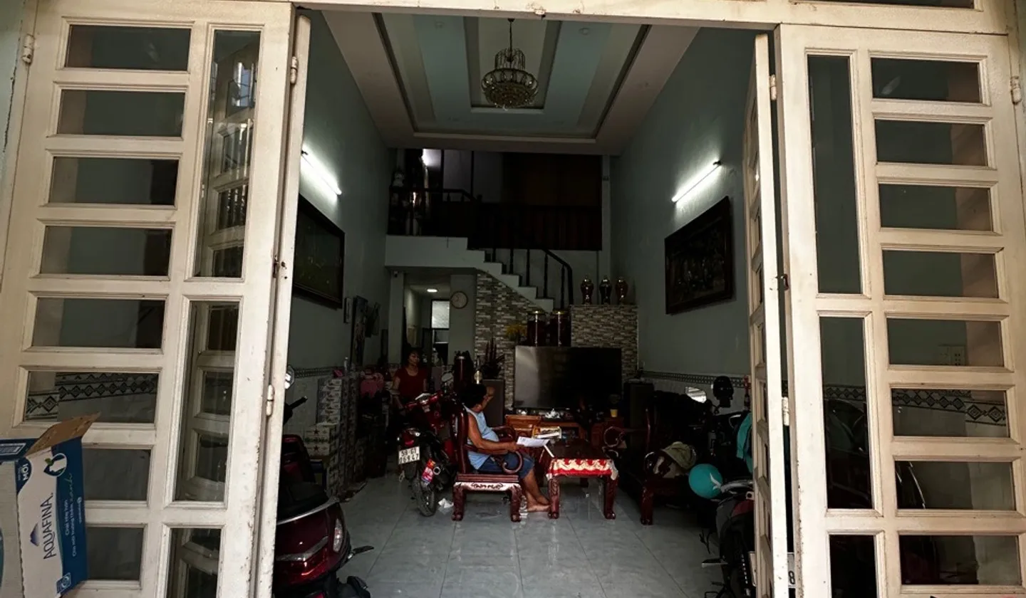 Nhà bán sổ riêng,2 tầng hẻm xe tải an ninh tại Trung Mỹ Tây, quận 12
giá 5,2 tỷ... Bán nhà riêng tại Trung Mỹ Tây, Hồ Chí Minh 01