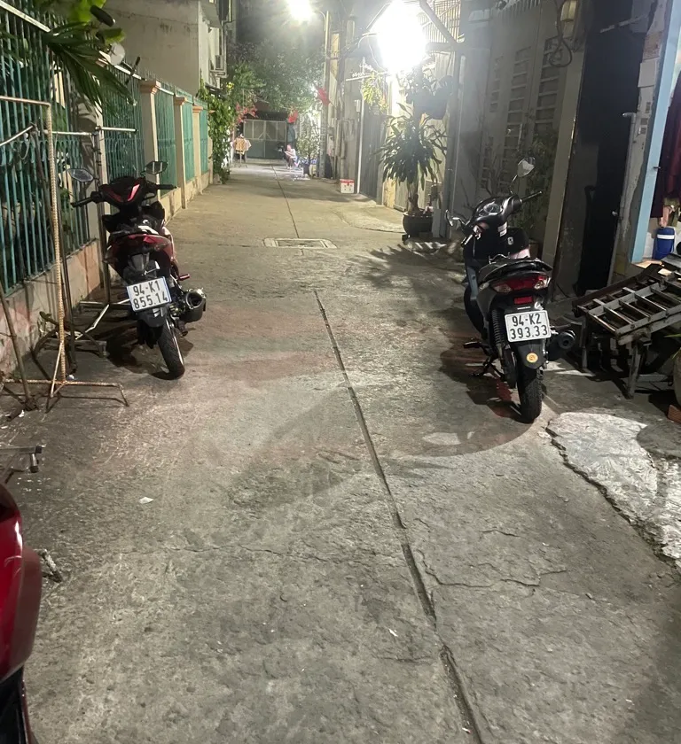Bán nhà riêng tại khu vực Hồ Học Lãm với mặt tiền rộng 12m xe hơi đổ cửa pháp lý rõ ràng... Bán nhà riêng tại An Lạc, Hồ Chí Minh 01