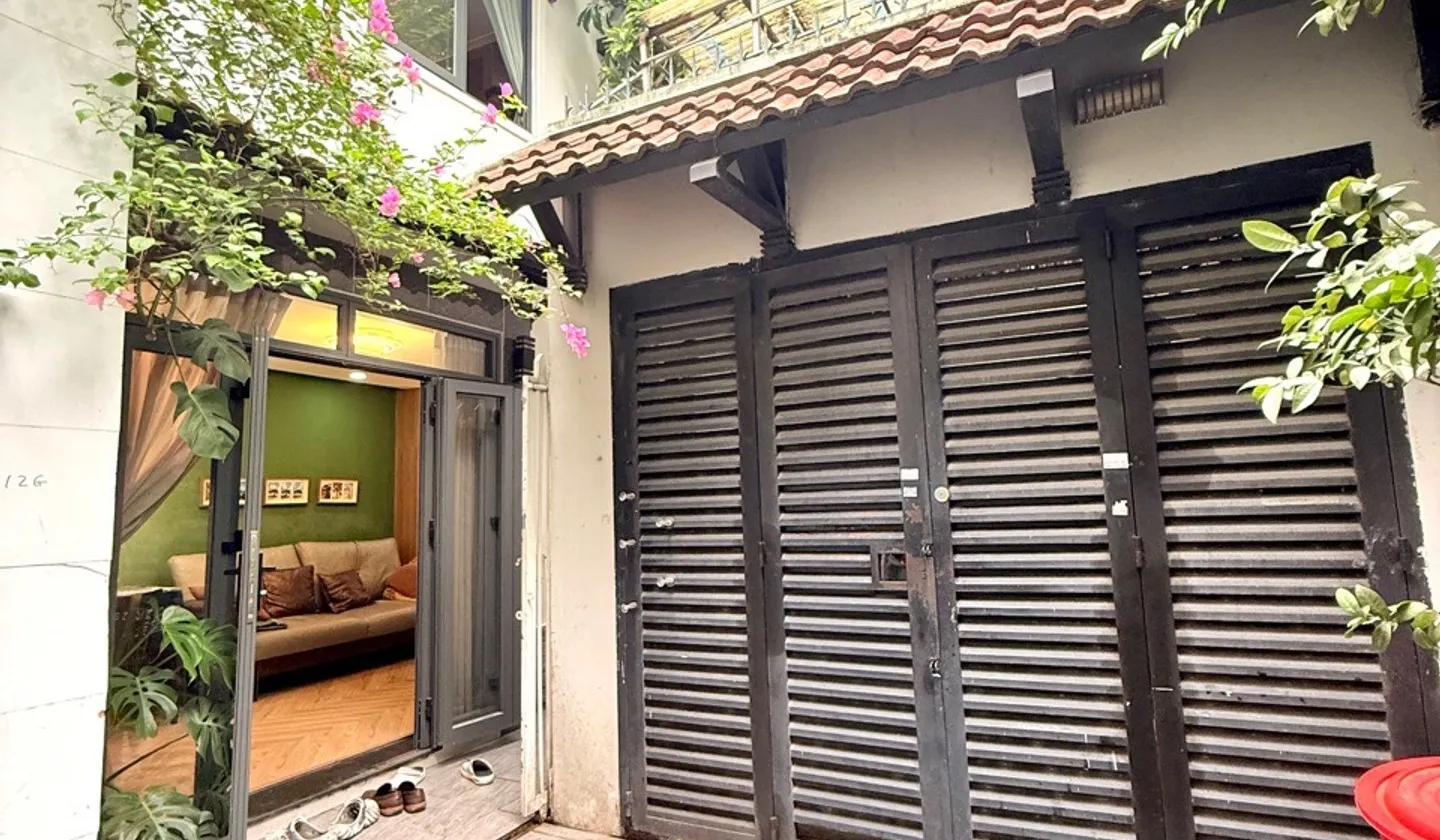 Cơ hội sở hữu nhà 2 tầng ngay ngã tư Hàng Xanh – ô tô đỗ cửa hiếm có... Bán nhà riêng tại Thạnh Mỹ Tây, Hồ Chí Minh 01