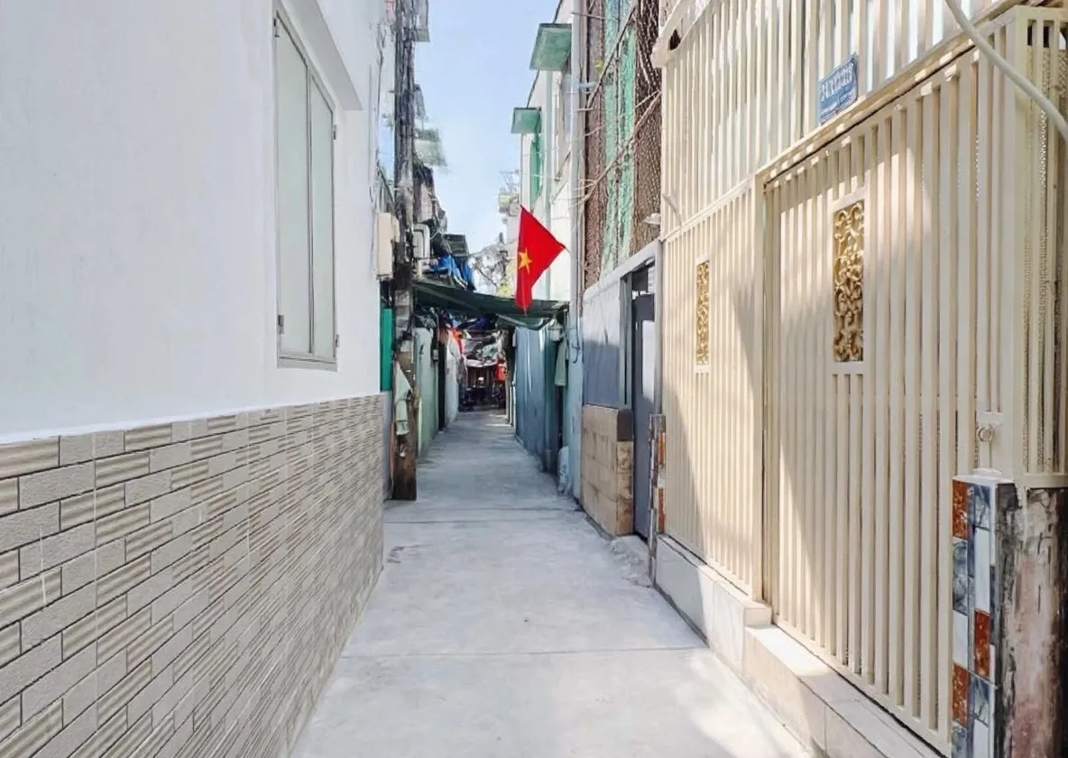 Trục Tôn Đản - 2 Tầng - 31m² - 2 tỷ nhỉnh - Nở hậu tài lộc... Bán nhà riêng tại Xóm Chiếu, Hồ Chí Minh 01