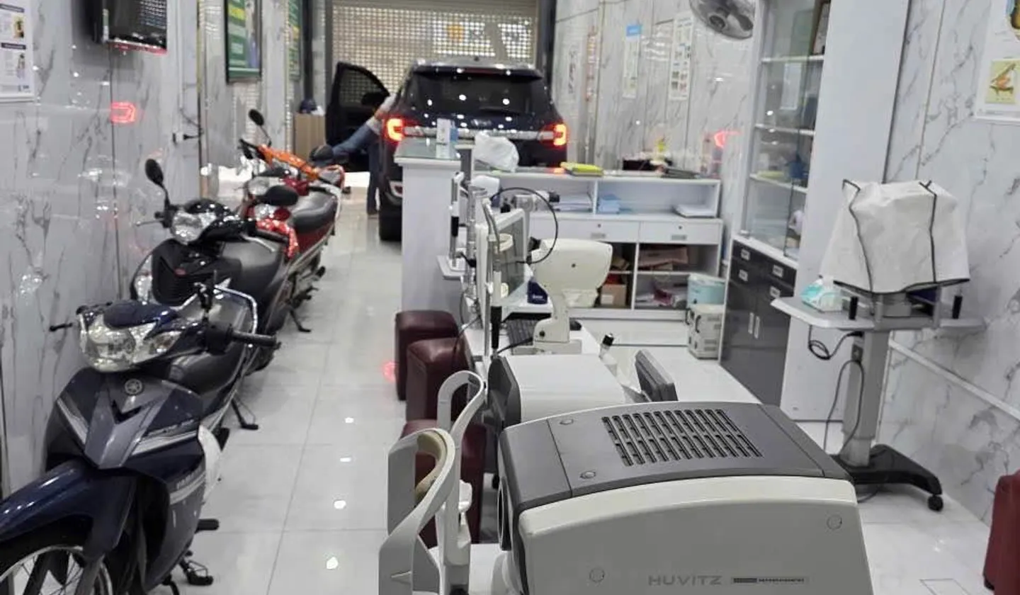 Nhà mặt phố kinh doanh Quận 10, 4 tầng BTCT, mặt tiền rộng, vỉa hè thoáng mát... Bán nhà mặt phố tại Vườn Lài, Hồ Chí Minh 01