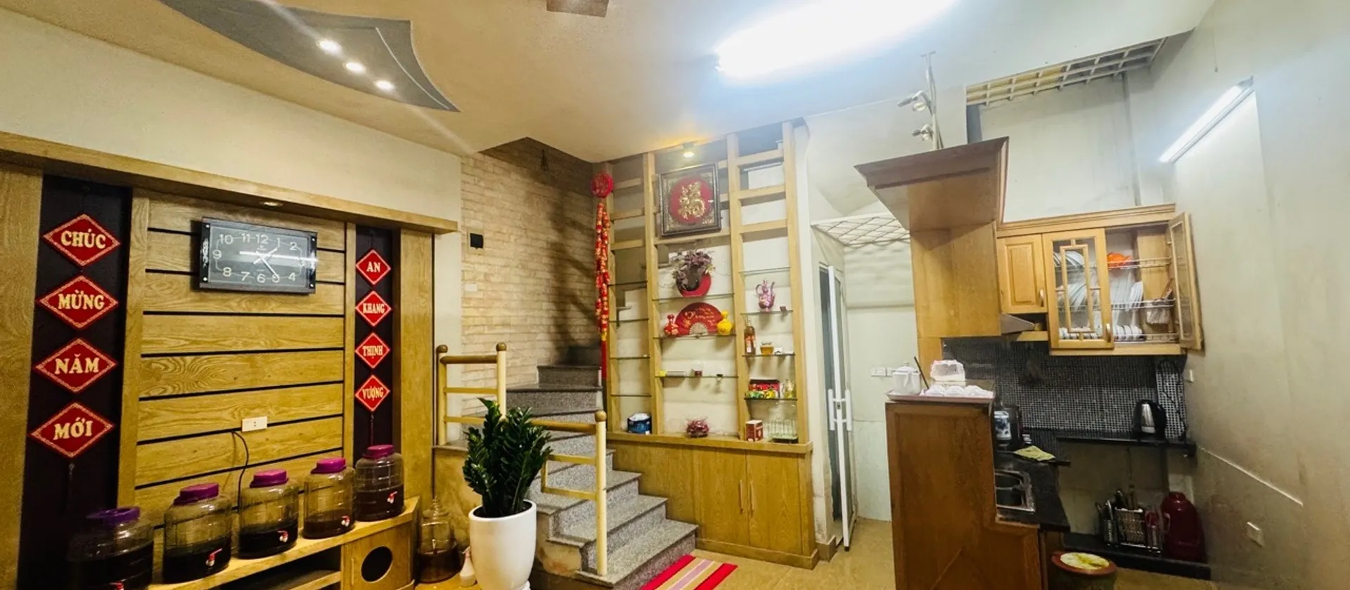 Nhà riêng 4 tầng chắc chắn tại khu vực Hoàng Hoa Thám với nhiều tiện ích xung quanh... Bán nhà riêng tại Ngọc Hà, Hà Nội 01