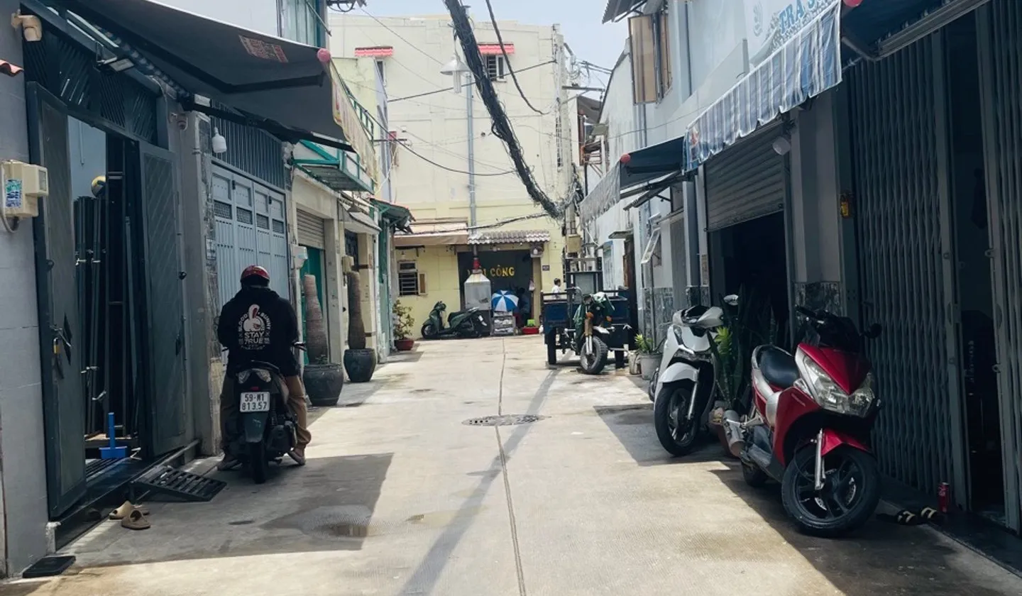 Cơ Hội Hiếm Có Sở Hữu Nhà 3 Tầng chỉ nhỉnh 2 tỉ Tại Lạc Long Quân.... Bán nhà riêng tại Bảy Hiền, Hồ Chí Minh 01