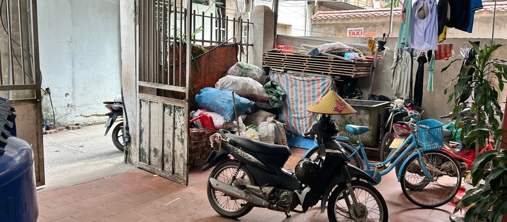 Cơ hội sở hữu nhà riêng lô góc mặt tiền rộng, giảm giá sốc còn 5.2 tỷ... Bán nhà riêng tại Yên Trung, Bắc Ninh 01
