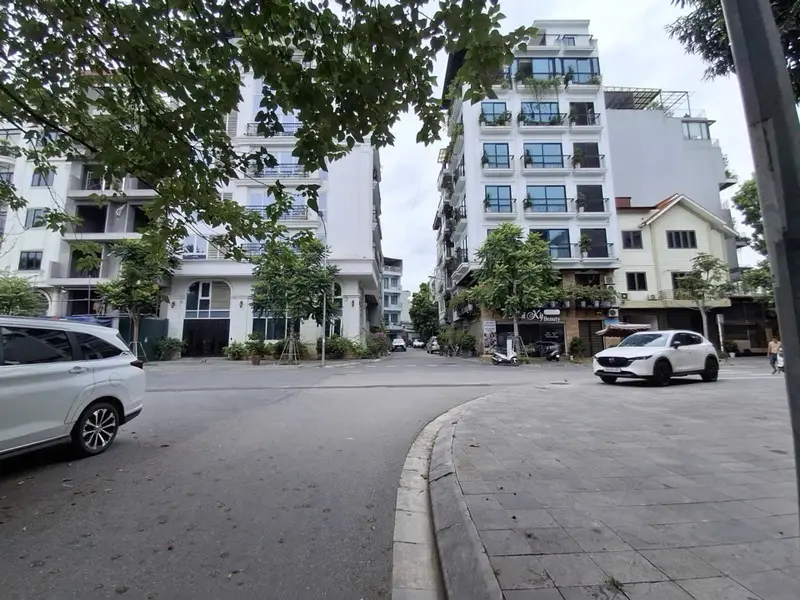 Bán đất 98.6m2 gần công viên tại Gia Thượng với giá tốt. Giá nào cũng bán!... Bán đất tại Bồ Đề, Hà Nội 01