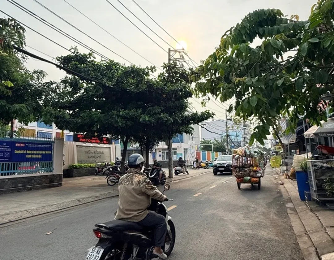 Nhà mặt tiền đường Khu Lê Văn Quới, ngang 8m rộng thoáng, 317m2, Đường Nhựa 10m - Chỉ 5 tỷ... Bán nhà mặt phố tại Bình Hưng Hòa, Hồ Chí Minh 01