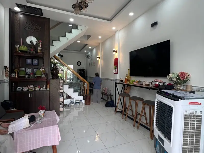 Bán nhà riêng khu Hưng Long, Bình Chánh, nhà mới 3 tầng, 3 phòng ngủ, giá 2.6 tỷ... Bán nhà riêng tại Hưng Long, Hồ Chí Minh 01
