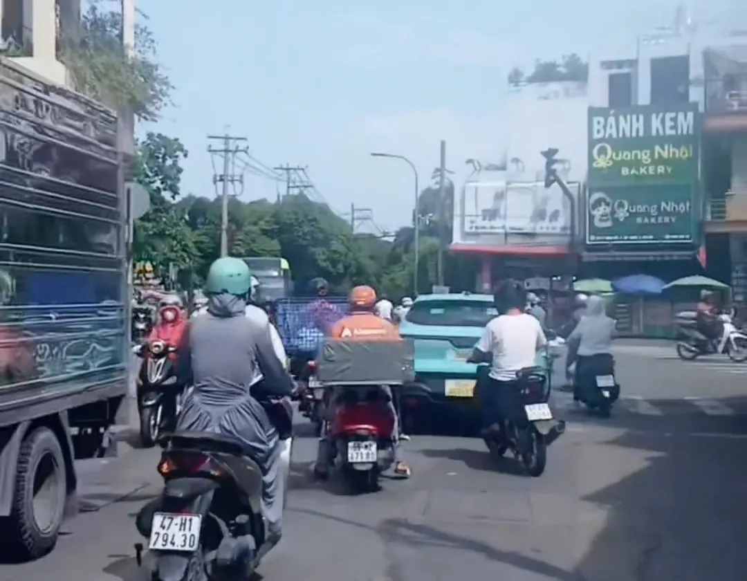 LÔ GÓC MẶT TIỀN KD SẦM UẤT - NGÃ 4 LÊ TRỌNG TẤN DƯƠNG ĐỨC HIỀN - ĐH CÔNTHƯƠNG - 74M2 (4M x18M)... Bán nhà mặt phố tại Tân Sơn Nhì, Hồ Chí Minh 01