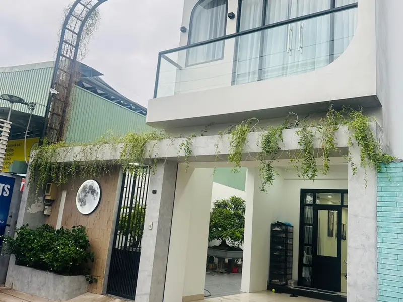 Nhà phố hiện đại ba tầng tại Tô Ký với không gian sống đẳng cấp... Bán nhà riêng tại Đông Thạnh, Hồ Chí Minh 01