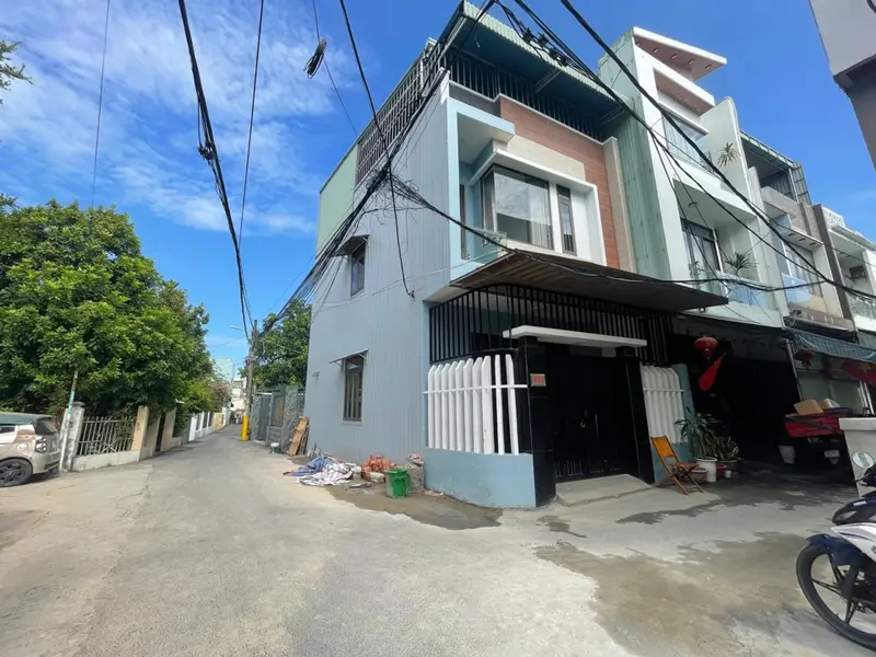 Bán nhà 2 tầng 3PN hướng Đông tại phường Hòa Khánh, Đà Nẵng, giá 4,5 tỷ... Bán nhà riêng tại Hòa Khánh, Đà Nẵng 01