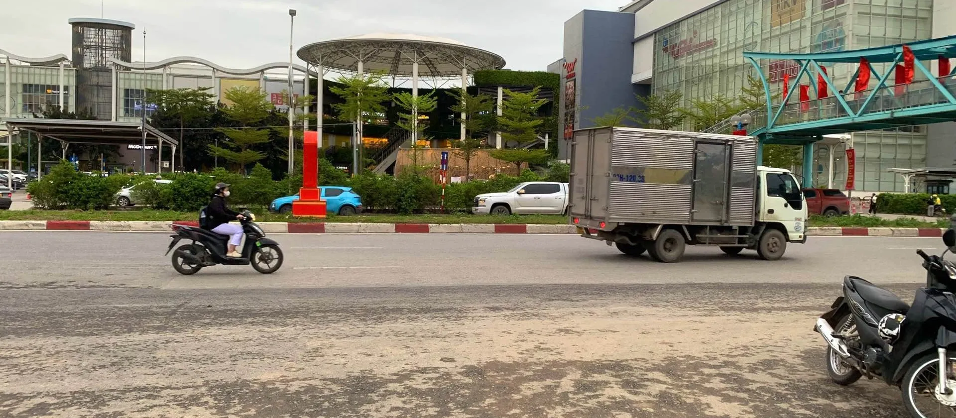 BÁN CĂN XÂY ĐỘC LẬP ĐỐI DIỆN AEON VÀ ĐẦU CẦU VĨNH TUY LONG BIÊN - 58M2 HƠN 15 TỶ... Bán nhà riêng tại Long Biên, Hà Nội 01