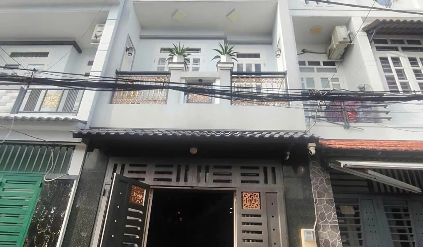 Cơ hội hiếm có: Nhà 4 tầng kiên cố khu VIP Lê Văn Quới, giá chỉ hơn 5 tỷ... Bán nhà riêng tại Bình Hưng Hòa, Hồ Chí Minh 01