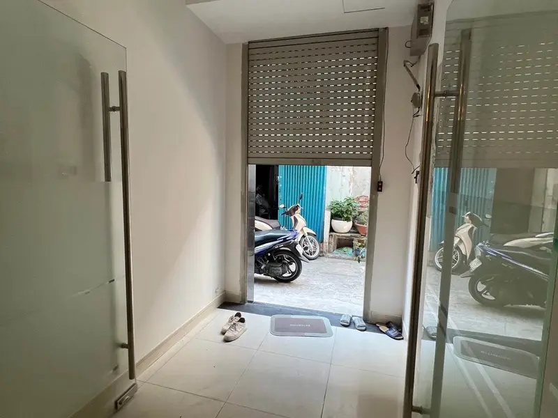 Nhà đẹp, hiện đại ngay trung tâm Quận 10, giá siêu hấp dẫn... Bán nhà riêng tại Hòa Hưng, Hồ Chí Minh 01