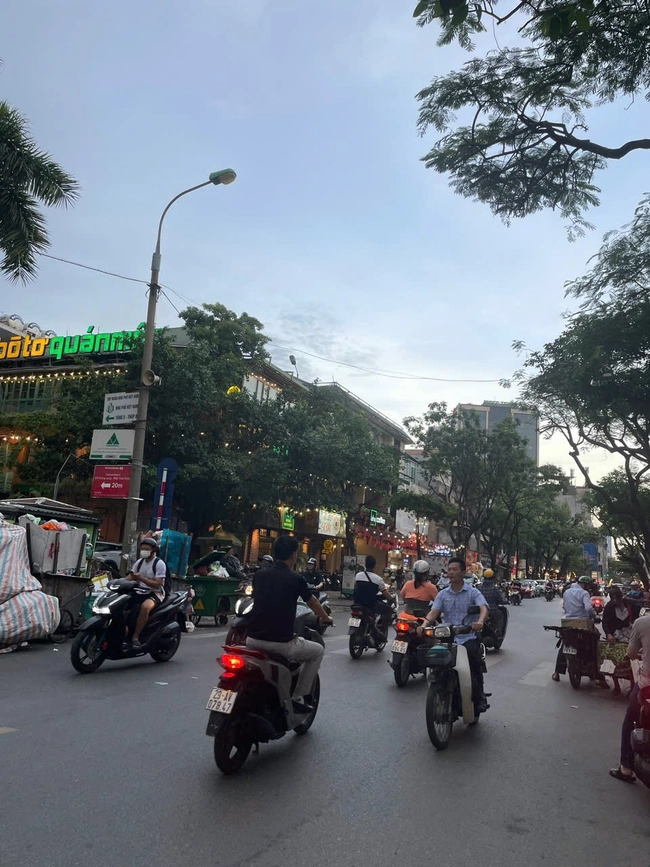 Bán đất tặng nhà C4 Nguyễn Hoàng Tôn chỉ 2,14 tỷ tại Hà Nội 01
