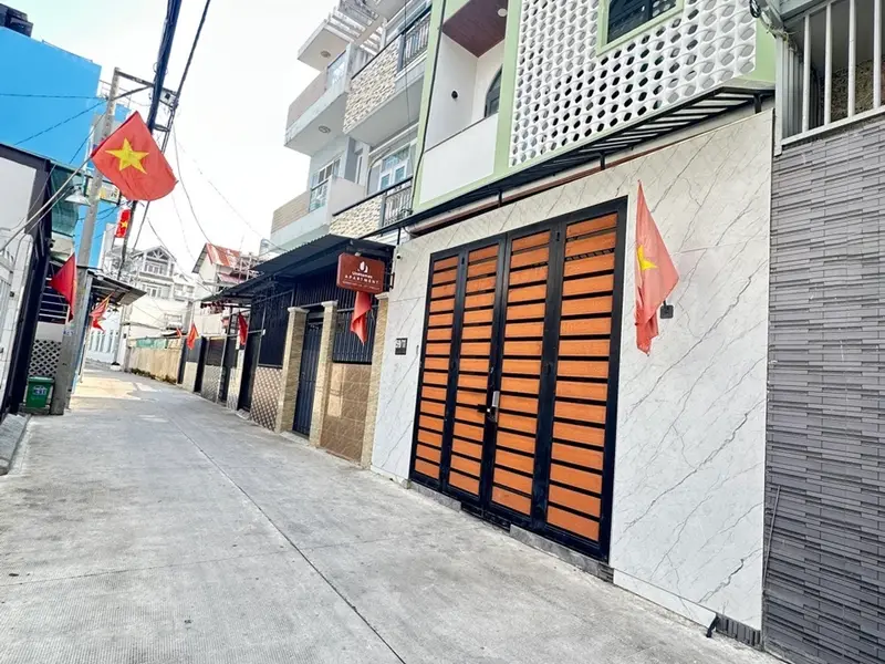 🔥GIẢM 600TR CÒN 6,8Đ 🔥
NHÀ 2 TẦNG – 79M² – 3PN – GARA Ô TÔ – HẺM Ô TÔ – CHUYÊN DÙNG 9... Bán nhà riêng tại Phú Thuận, Hồ Chí Minh 01