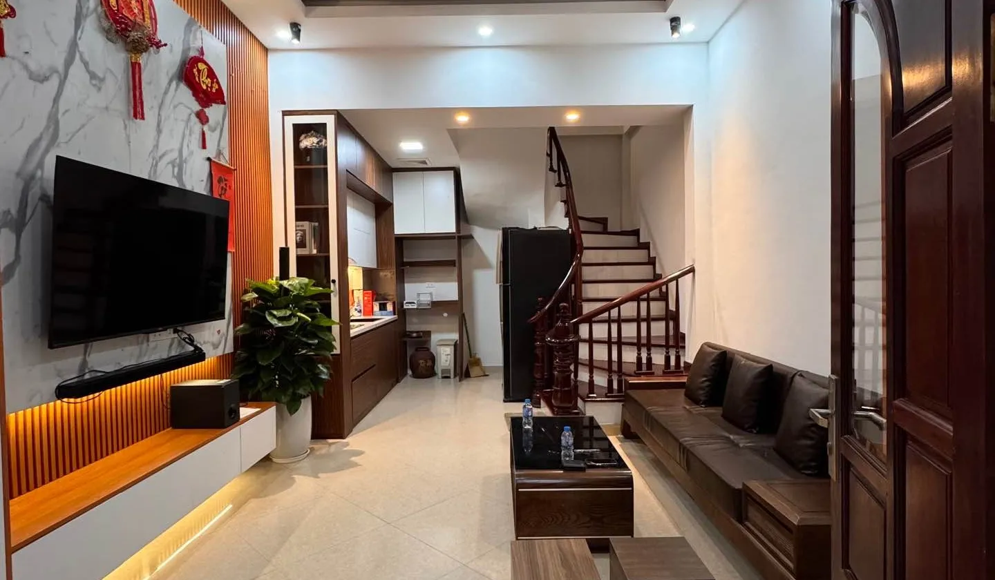Bán nhà riêng 31m² tại Thanh Nhàn, Hai Bà Trưng – Ô tô đỗ cổng, nội thất đầy đủ, giá 9.9 tỷ VNĐ... Bán nhà riêng tại Bạch Mai, Hà Nội 01