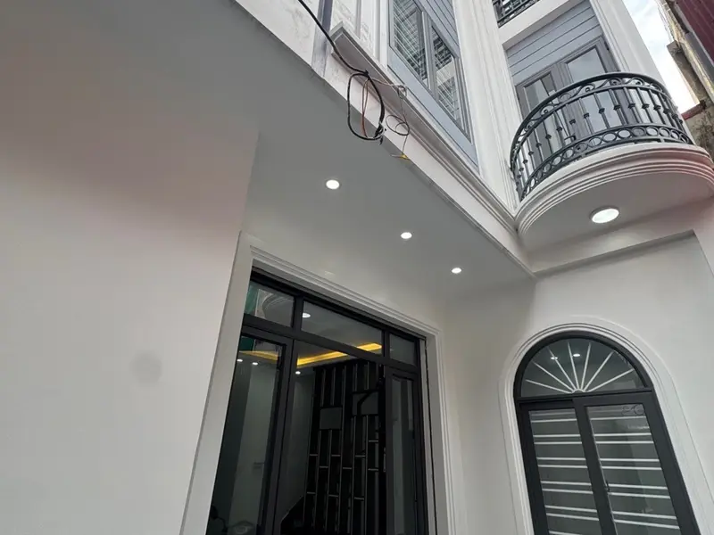 Nhà 4 tầng hiện đại tại trung tâm Miếu Hai Xã với sân cổng riêng tiện nghi... Bán nhà riêng tại Lê Chân, Hải Phòng 01