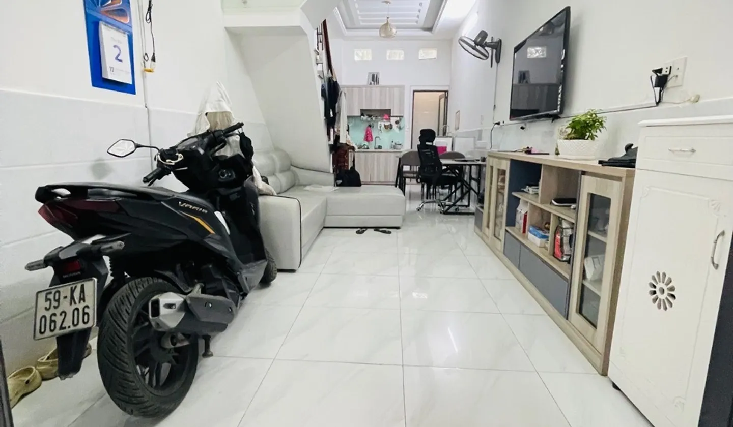 Nhà 4 Tầng Hiện Đại, Ô Tô Đỗ Cửa Ngay KDC Petechim... Bán nhà riêng tại Nhà Bè, Hồ Chí Minh 01