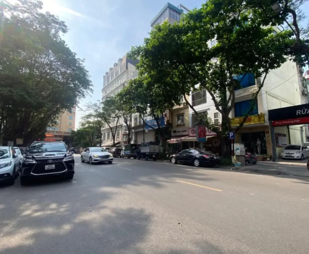 Bán nhà mặt phố trung tâm quận Hoàn Kiếm, diện tích 486m2, mặt tiền 14m, siêu hiếm... Bán nhà mặt phố tại Cửa Nam, Hà Nội 01