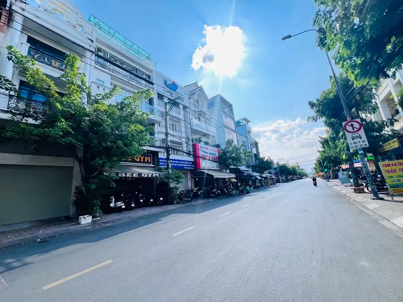 Nhà mặt phố sầm uất ngay trung tâm Tân Bình, giá sốc... Bán nhà mặt phố tại Tân Bình, Hồ Chí Minh 01
