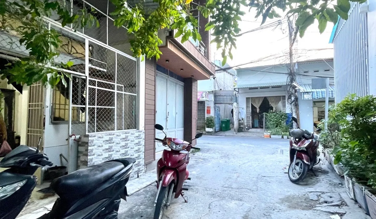 Nhà đẹp, xe hơi đỗ cửa ở Phường Tân Trụ... Bán nhà riêng tại Tân Sơn, Hồ Chí Minh 01