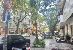 TRỨNG VẰNG ĐỢI CHỦ NHÂN MỚI. MẶT PHỐ BÀ TRIỆU, 2 THOÁNG THÔNG THỦY, TẶNG NHÀ KINH DOANH... Bán nhà mặt phố tại Hai Bà Trưng, Hà Nội 01