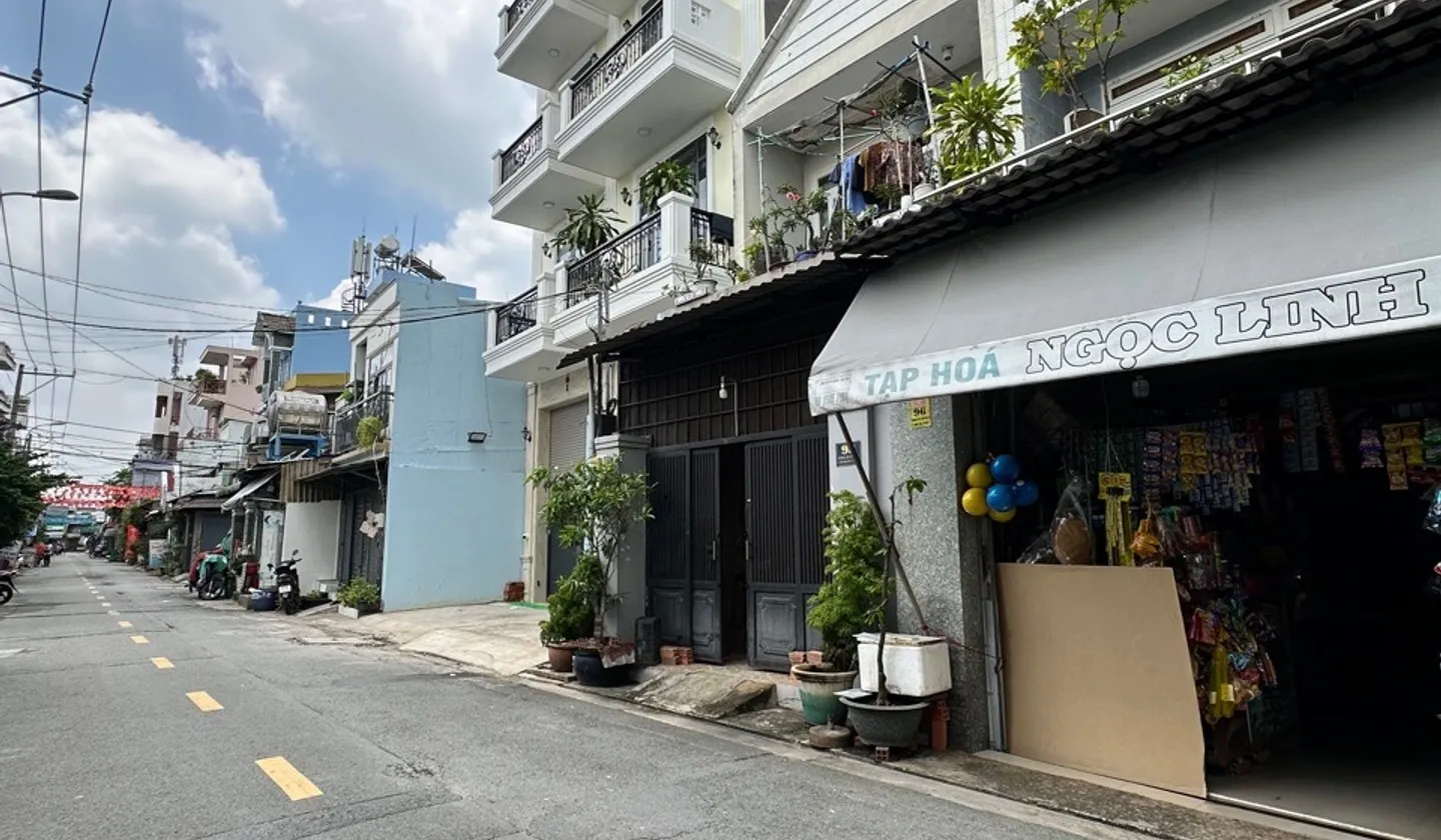 Nhà mặt phố 4 tầng toạ lạc tại phường Bình Tân, sở hữu thang máy tiện nghi... Bán nhà mặt phố tại Bình Tân, Hồ Chí Minh 01