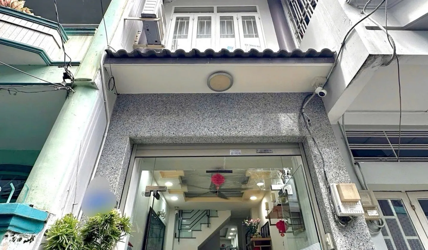 NHÀ 4 TẦNG – XE HƠI ĐỖ CỬA – SÁT MẶT TIỀN HÒA HƯNG, QUẬN 10 — TẶNG FULL NỘI THẤT - NHỈNH 6 Tỷ... Bán nhà riêng tại Hòa Hưng, Hồ Chí Minh 01