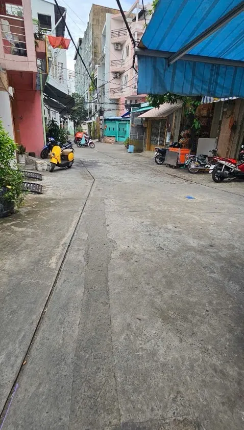 NHÀ HẺM THÔNG LÒ SIÊU - GẦN TRƯỜNG THCS, THPT - CHỈ 3.35 TỶ... Bán nhà riêng tại Minh Phụng, Hồ Chí Minh 01