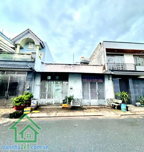 CHỈ 6,2 TỶ – HÓC MÔN – 2 MẶT TIỀN ĐƯỜNG – KHU BIỆT THỰ – 120M² – NGANG 8M – NHÀ CẤP 4 ĐANG CHO THUÊ... Bán nhà mặt phố tại Đông Thạnh, Hồ Chí Minh 01