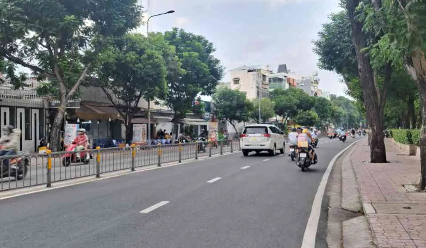 Bán nhà mặt phố tại phường Nguyễn Văn Luông, diện tích 197.4 m2, mặt tiền 12m... Bán nhà mặt phố tại Bình Phú, Hồ Chí Minh 01