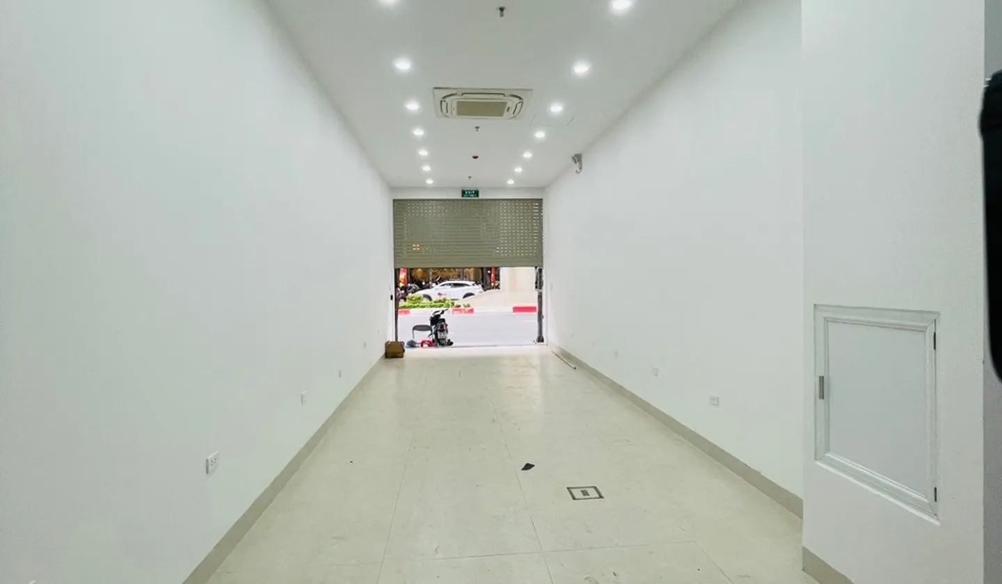Nhà mặt phố đẳng cấp tại trung tâm Cầu Giấy với thiết kế 9 tầng hiện đại... Bán nhà mặt phố tại Cầu Giấy, Hà Nội 01