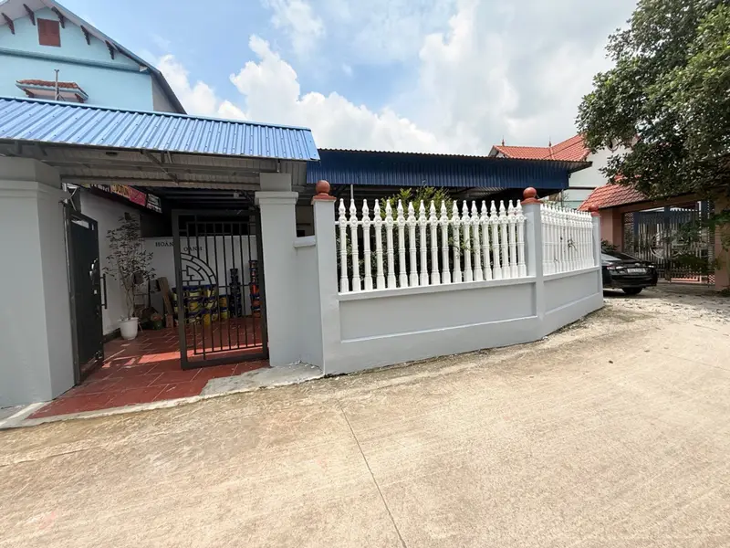 🔥 NHỈNH 3 TỶ – SỞ HỮU NGAY LÔ GÓC 350M² CÓ NHÀ ĐẸP! 🏡

🌟 Nhà 1 tầng hiện đại – lô góc 2 mặt thoá... Bán nhà riêng tại Yên Dũng, Bắc Ninh 01